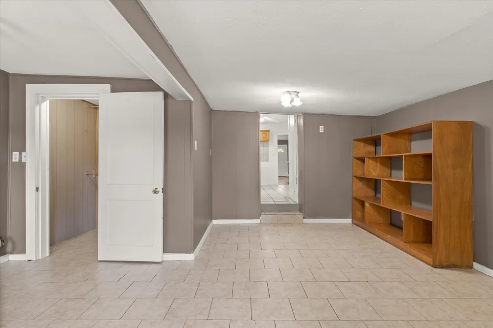 909 Naid Street Grand Saline, TX 75140