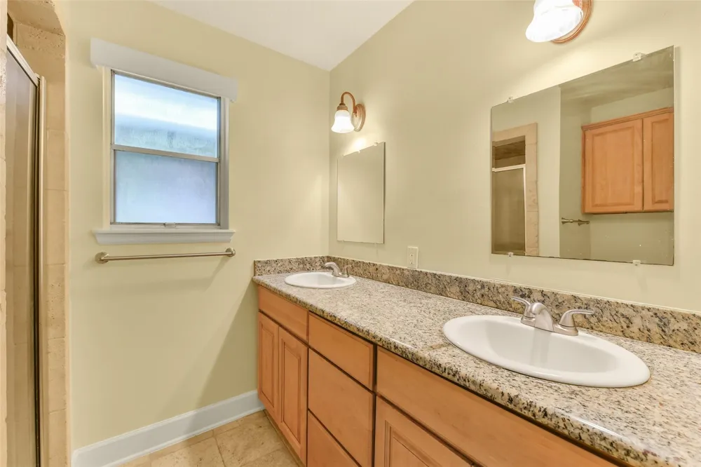 523 Oakdale Avenue Shoreacres, TX 77571