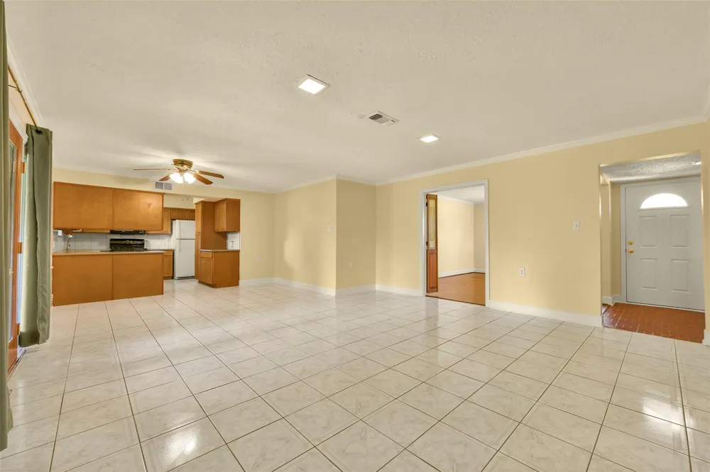 523 Oakdale Avenue Shoreacres, TX 77571