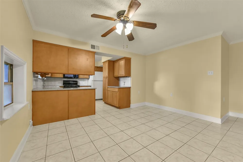 523 Oakdale Avenue Shoreacres, TX 77571