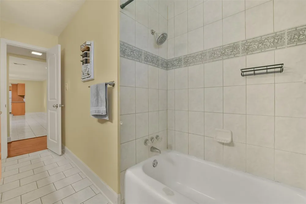523 Oakdale Avenue Shoreacres, TX 77571
