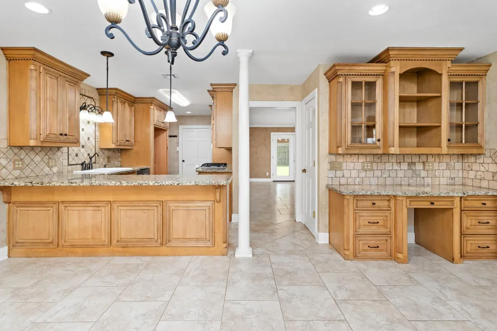 2707 Memphis Avenue Nederland, TX 77627
