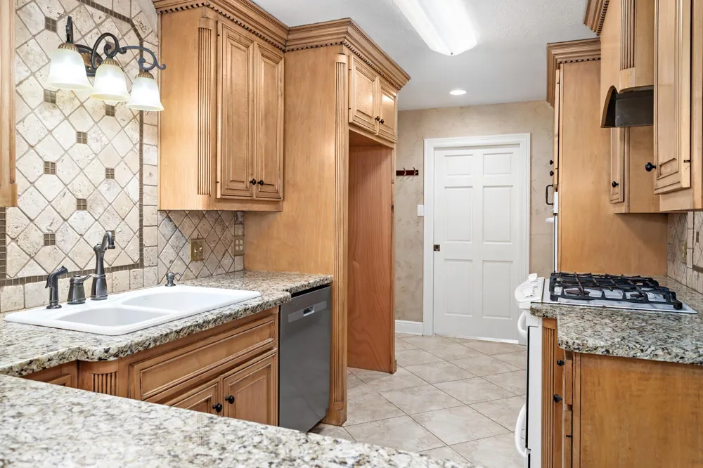 2707 Memphis Avenue Nederland, TX 77627