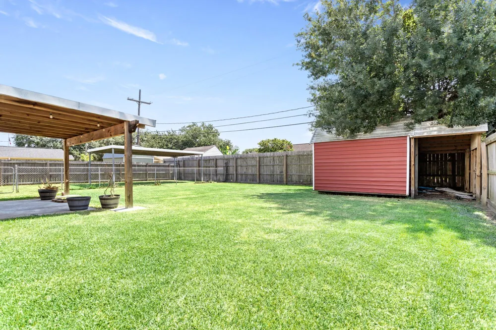 2707 Memphis Avenue Nederland, TX 77627