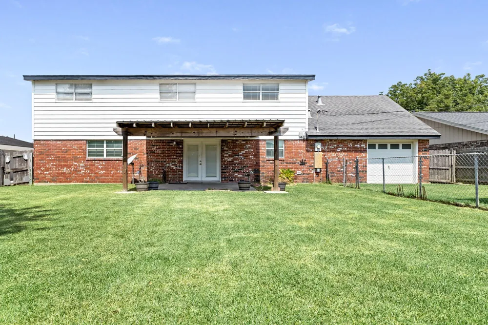 2707 Memphis Avenue Nederland, TX 77627