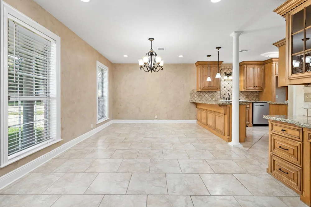 2707 Memphis Avenue Nederland, TX 77627
