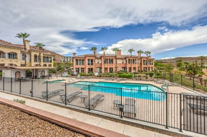 10 Via Vasari #104 Henderson, NV 89011