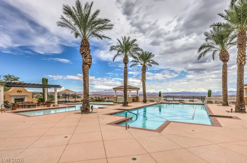 10 Via Vasari #104 Henderson, NV 89011