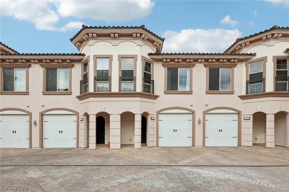 10 Via Vasari #104 Henderson, NV 89011