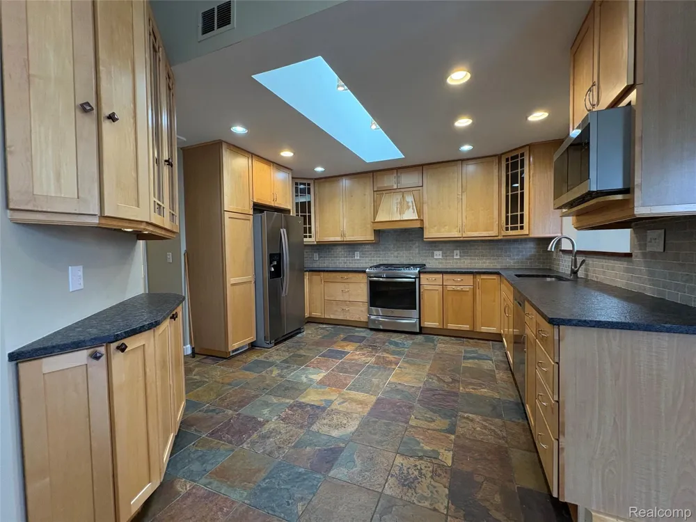 423 Mill Pond Lane Brighton City, MI 48116