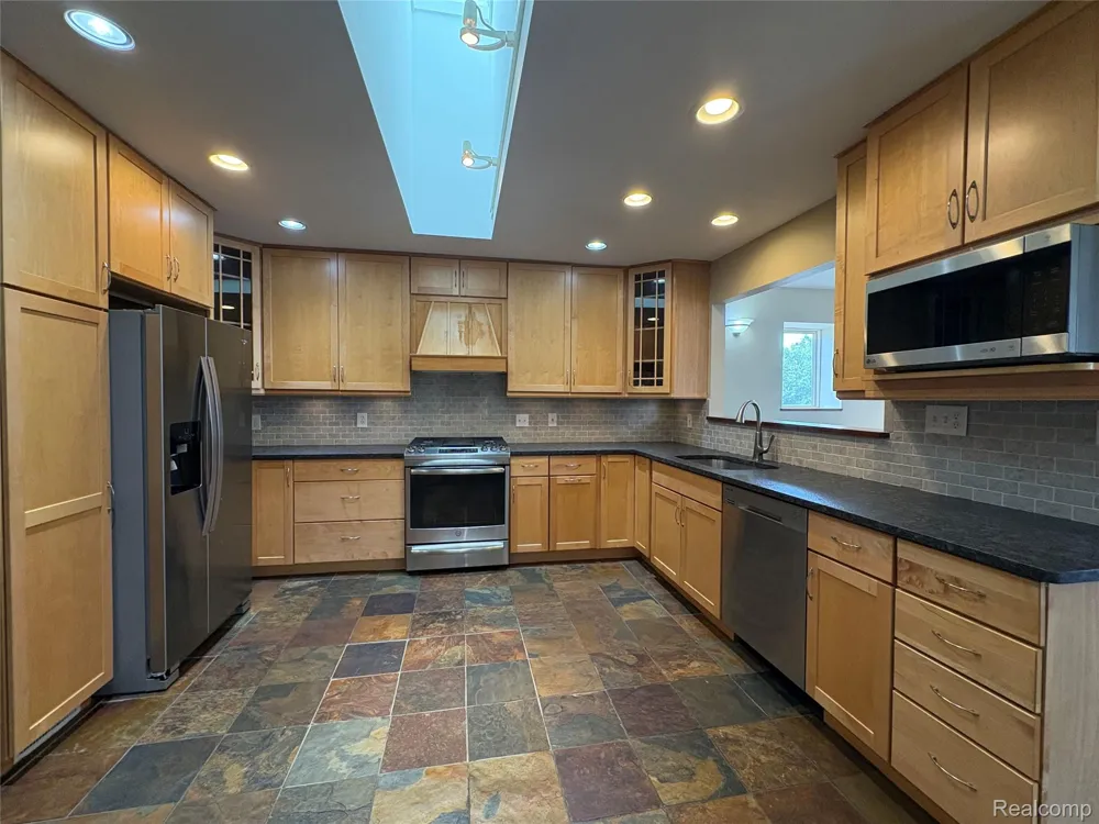 423 Mill Pond Lane Brighton City, MI 48116
