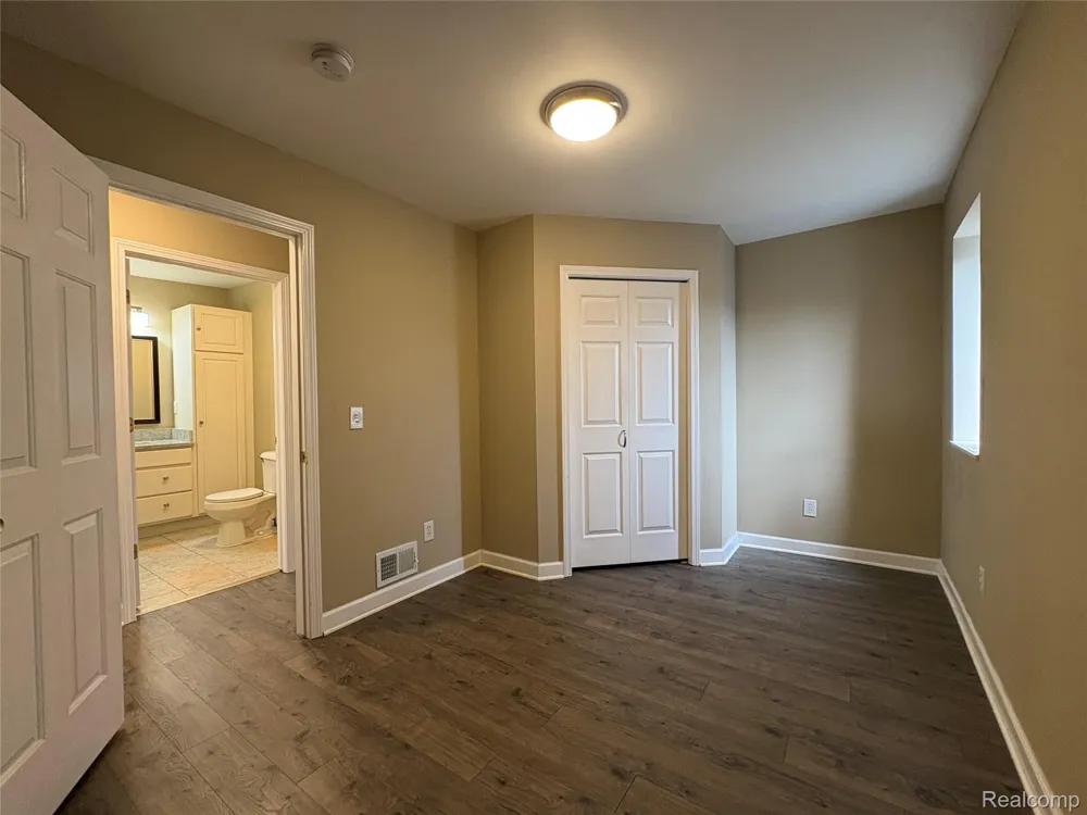 423 Mill Pond Lane Brighton City, MI 48116