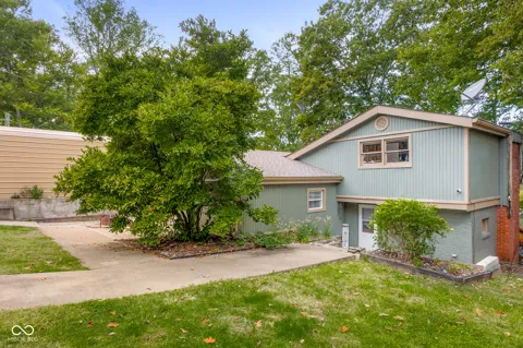 202 W Lakeview Drive