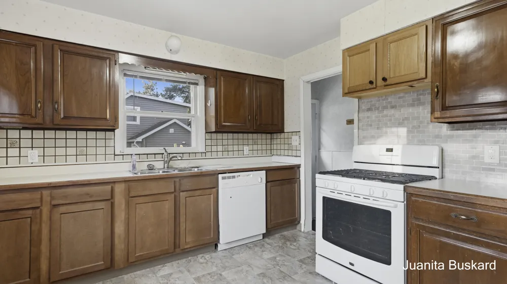 3449 Taft Avenue SW Wyoming, MI 49519