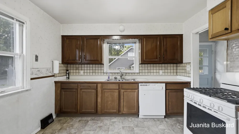 3449 Taft Avenue SW Wyoming, MI 49519
