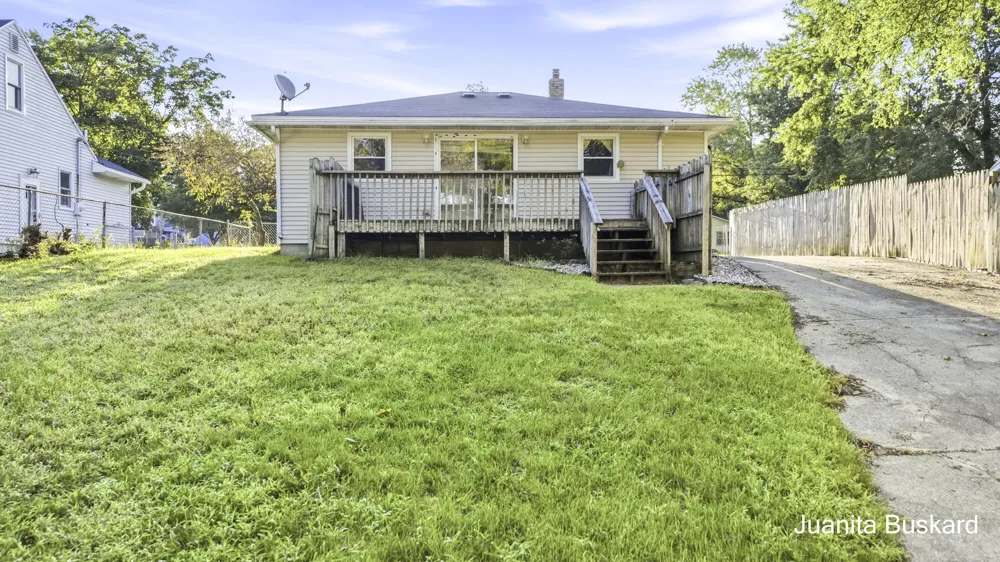 3449 Taft Avenue SW Wyoming, MI 49519