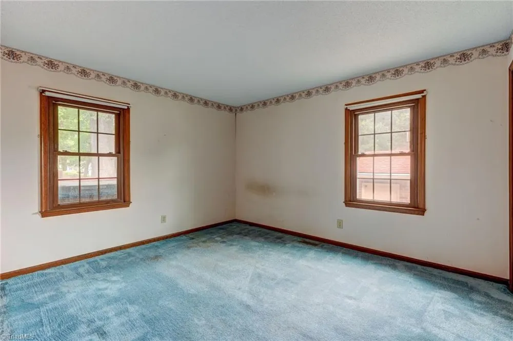 1823 Woodhue Drive Burlington, NC 27215