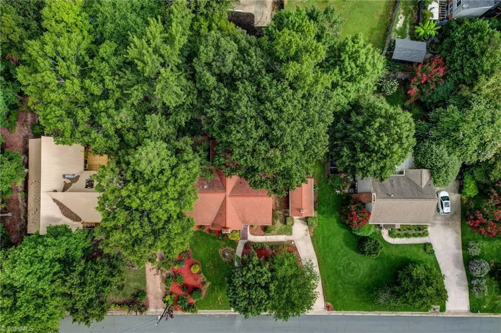 1823 Woodhue Drive Burlington, NC 27215
