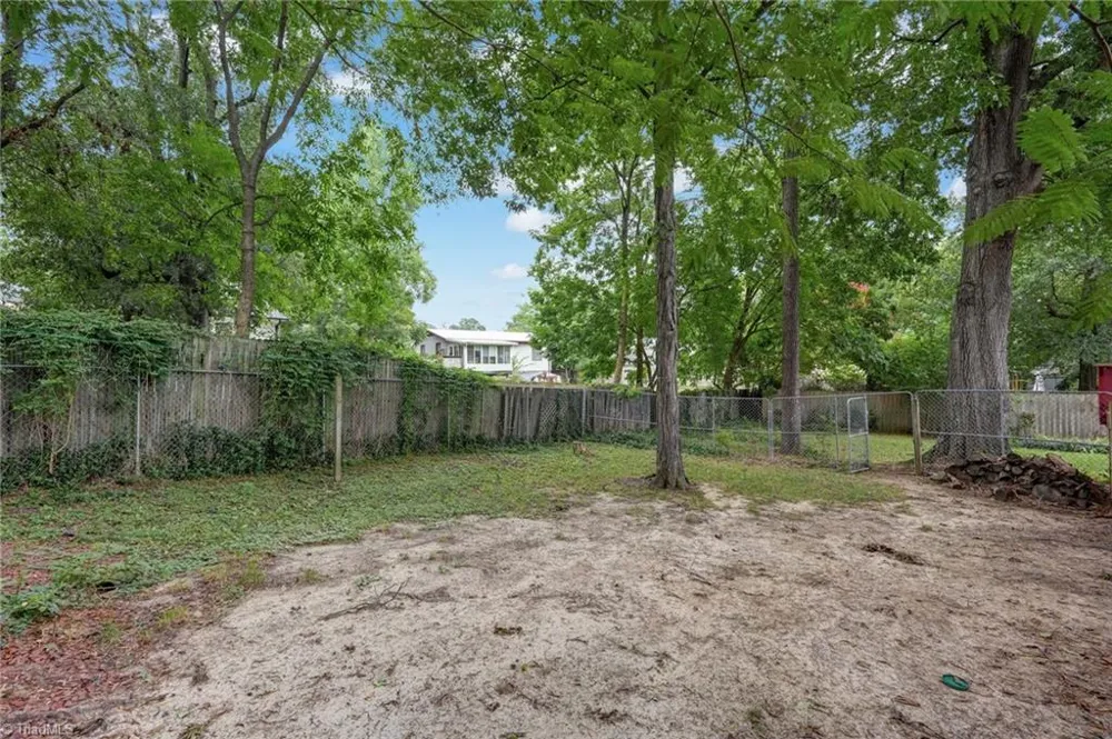 1823 Woodhue Drive Burlington, NC 27215