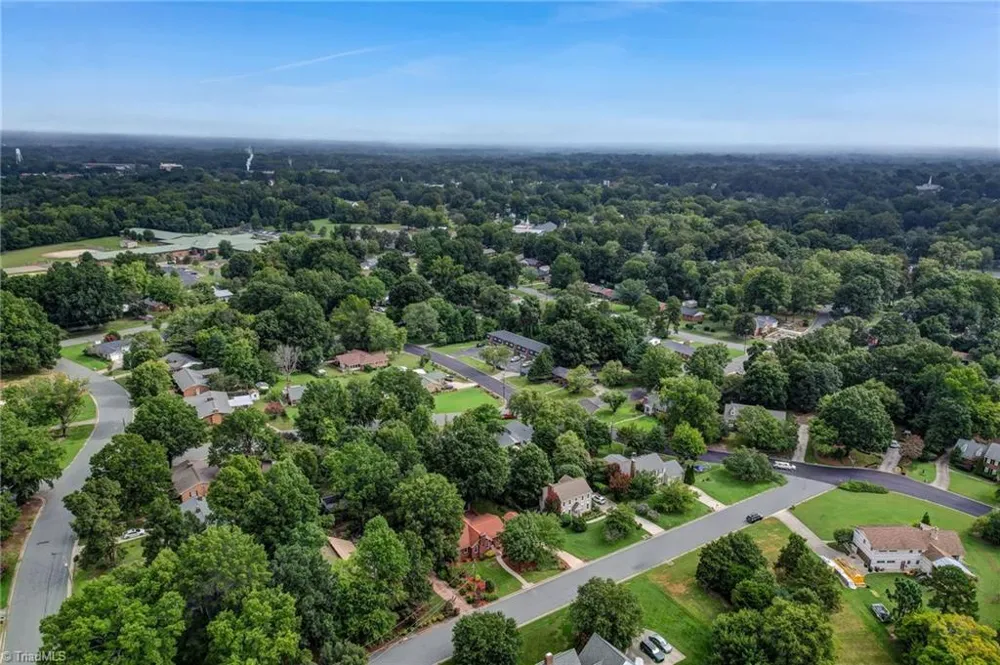 1823 Woodhue Drive Burlington, NC 27215