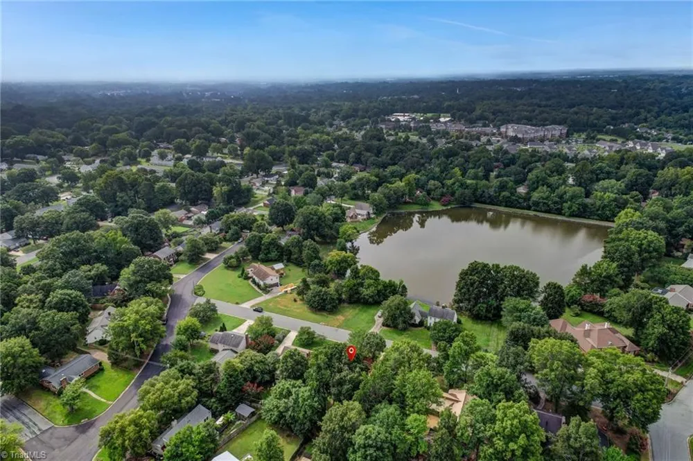1823 Woodhue Drive Burlington, NC 27215