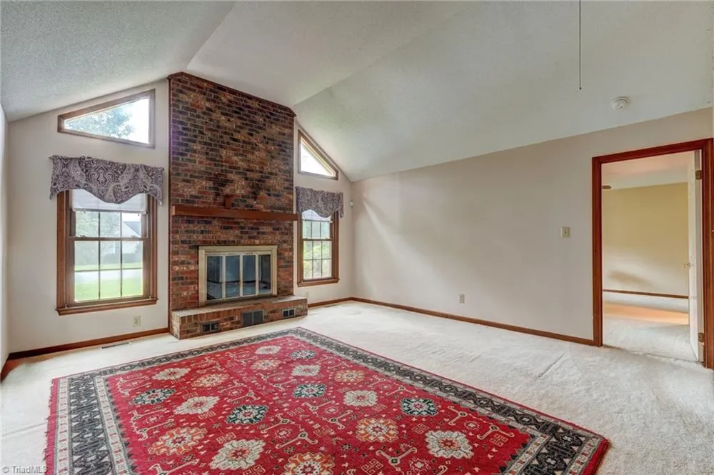1823 Woodhue Drive Burlington, NC 27215