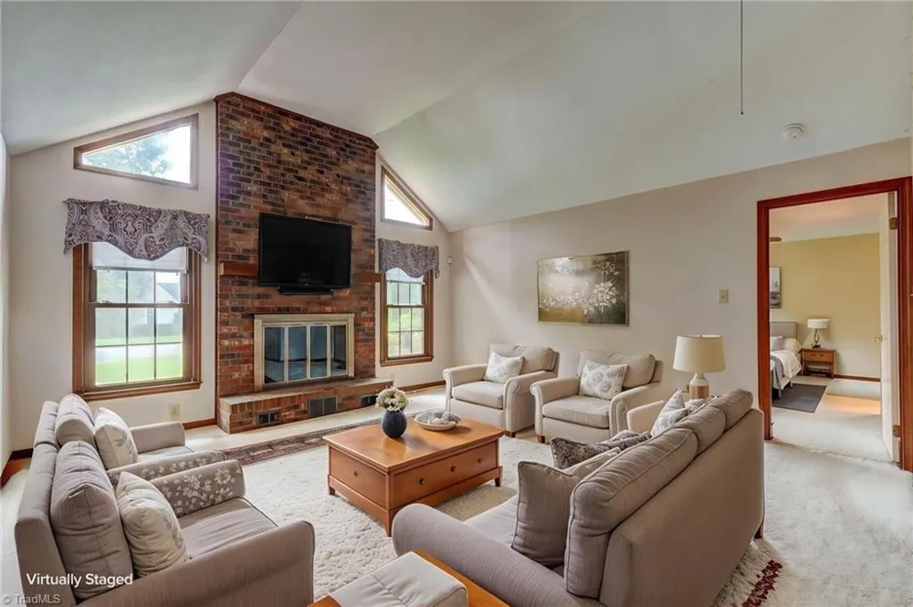 1823 Woodhue Drive Burlington, NC 27215
