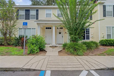 2214 GOLDEN OAK LANE