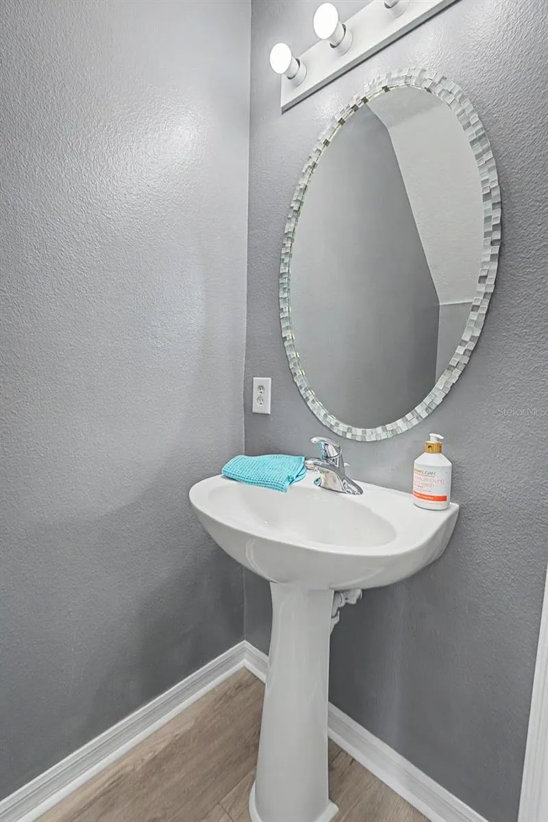 2214 GOLDEN OAK LANE Valrico, FL 33594