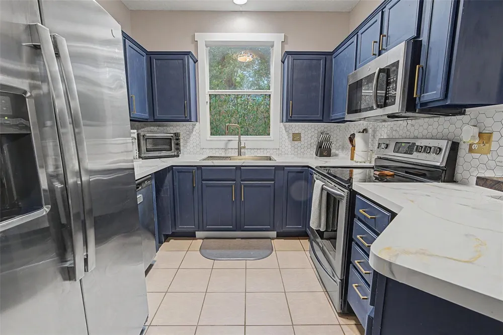 2214 GOLDEN OAK LANE Valrico, FL 33594