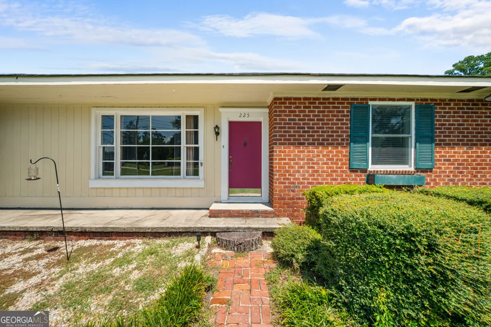 225 Virginia AVE Millen, GA 30442