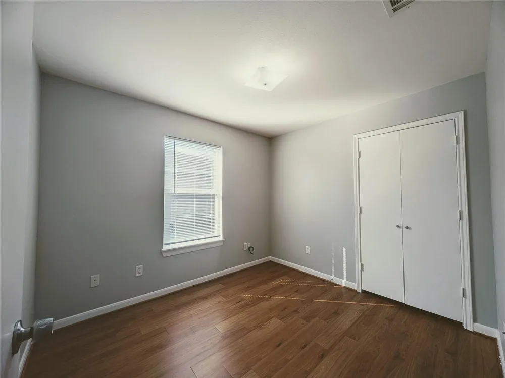 154 S Bend Court #b Willis, TX 77378