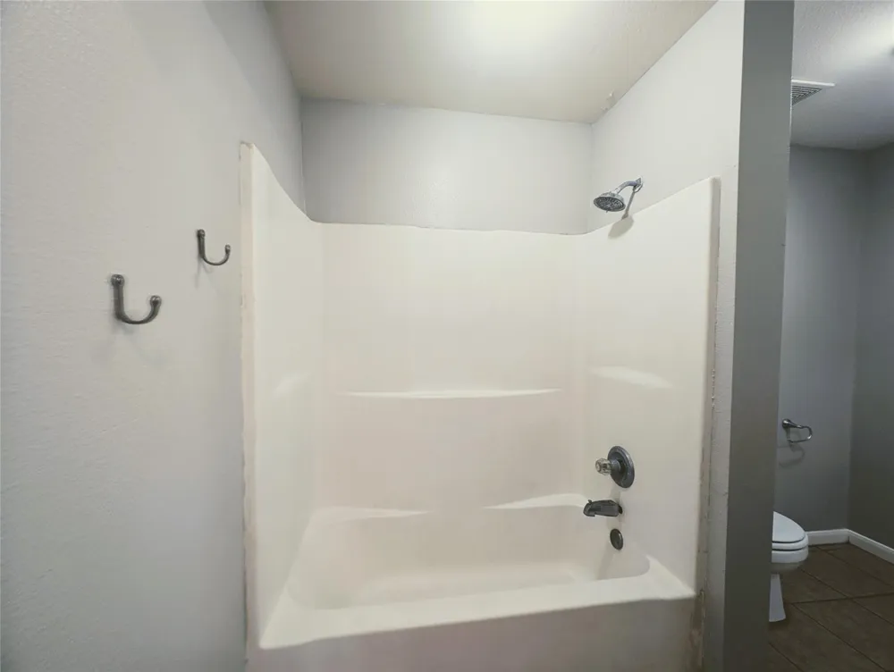 154 S Bend Court #b Willis, TX 77378