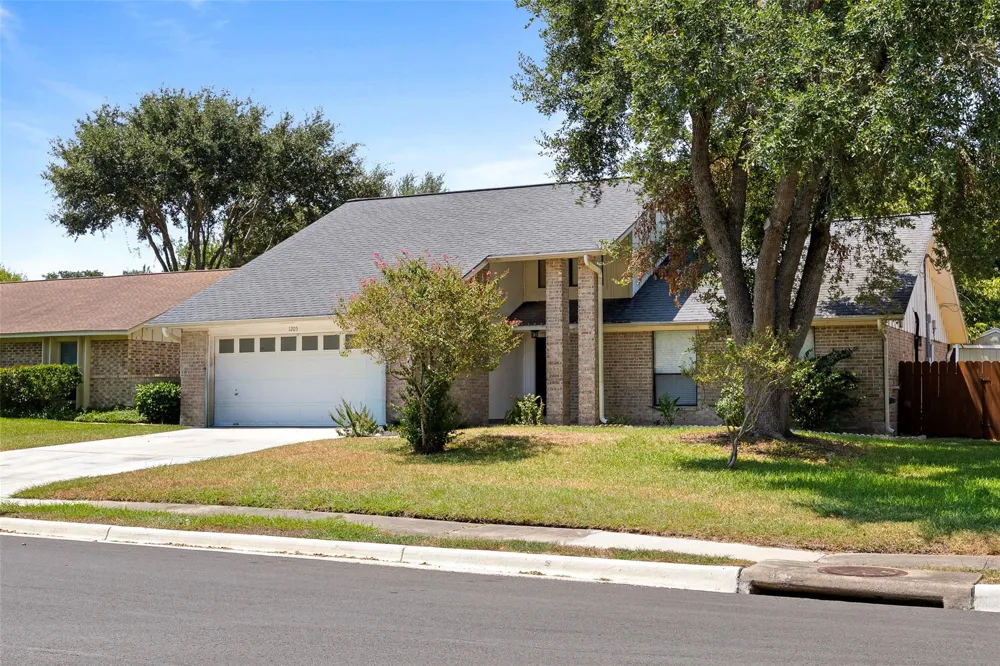 1205 Westwood Street Victoria, TX 77901