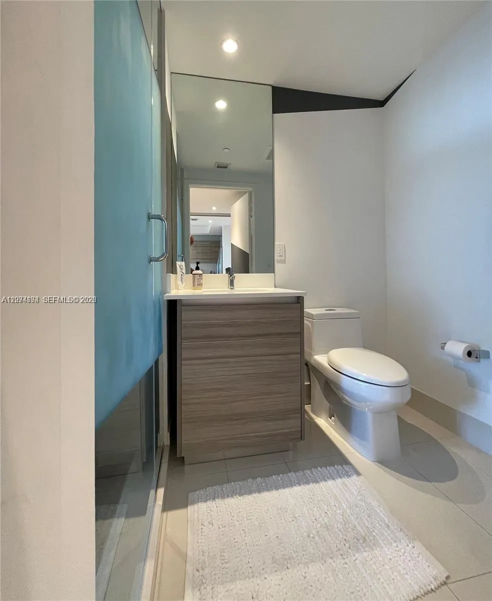 121 NE 34th St #2005 Miami, FL 33137