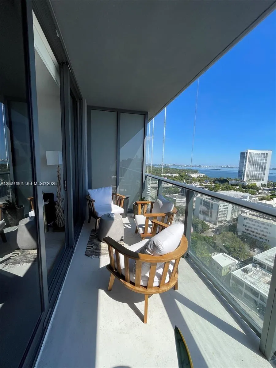 121 NE 34th St #2005 Miami, FL 33137