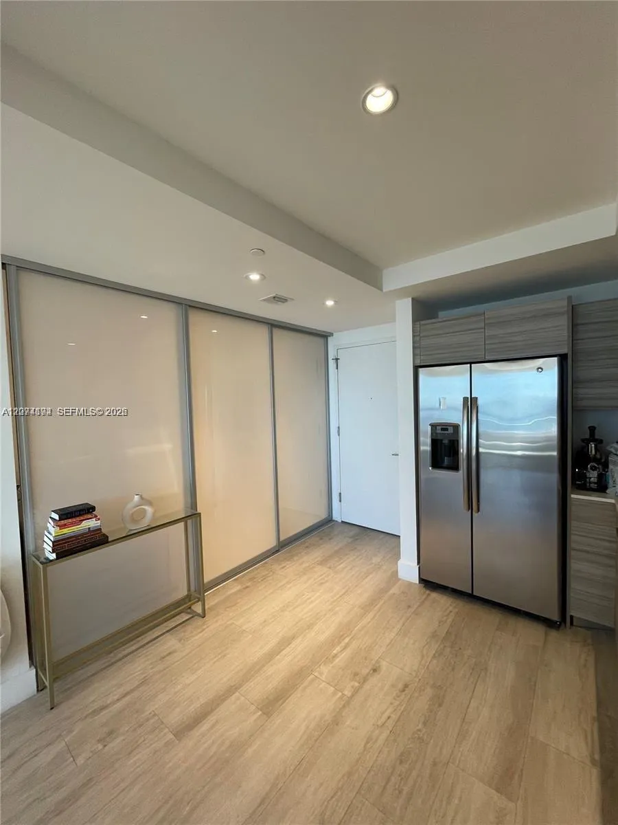 121 NE 34th St #2005 Miami, FL 33137