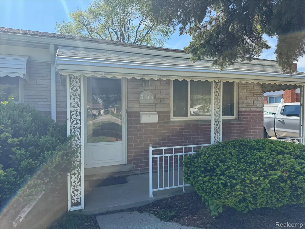 31263 Hayes Road Warren City, MI 48088