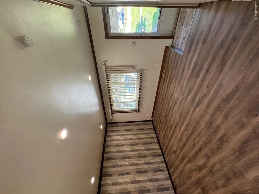 31263 Hayes Road Warren City, MI 48088