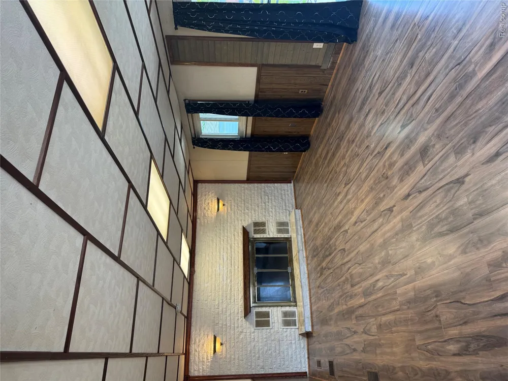 31263 Hayes Road Warren City, MI 48088