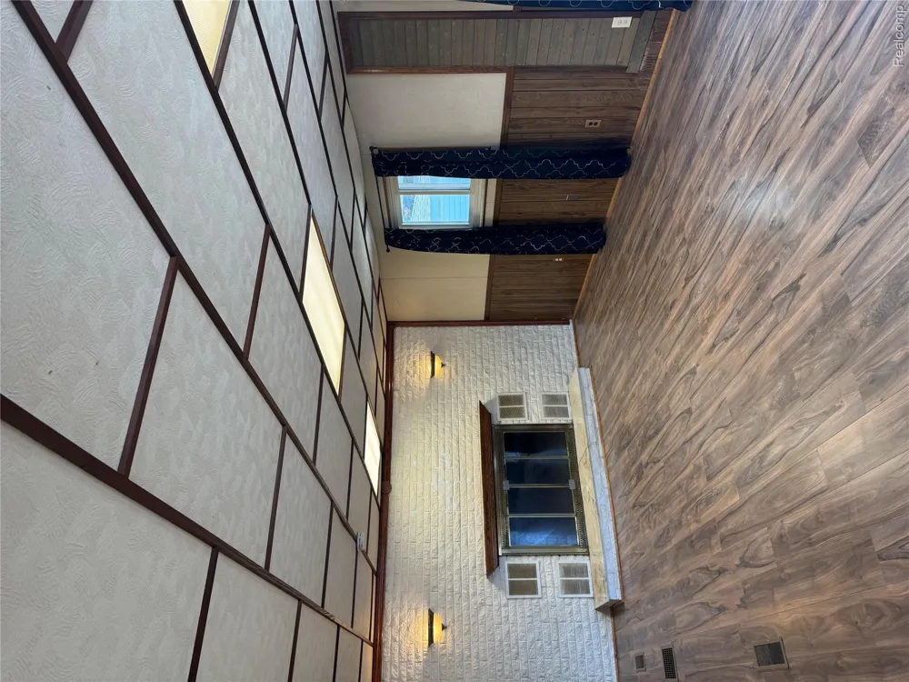 31263 Hayes Road Warren City, MI 48088