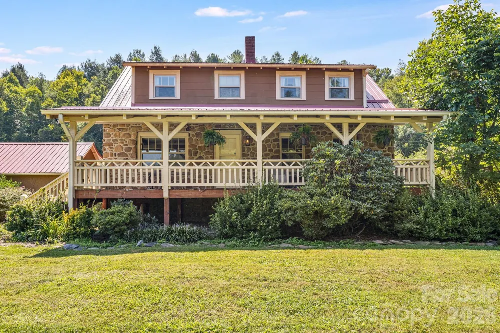 58 Guntertown Road Marshall, NC 28753
