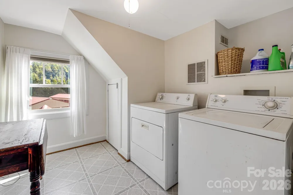 58 Guntertown Road Marshall, NC 28753