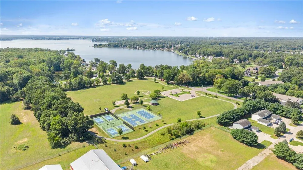 12355 Bayview Drive Wayland, MI 49348