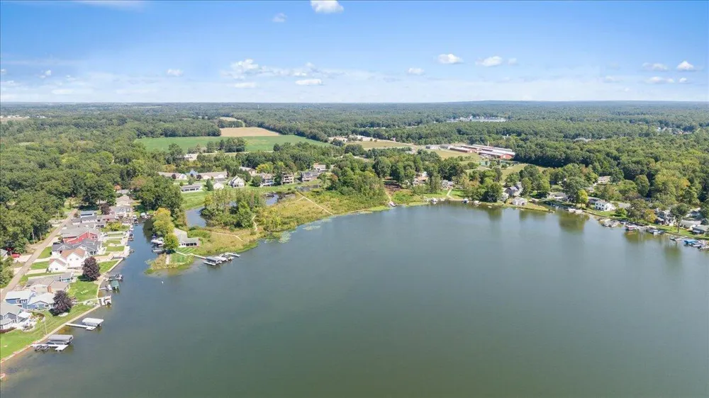 12355 Bayview Drive Wayland, MI 49348