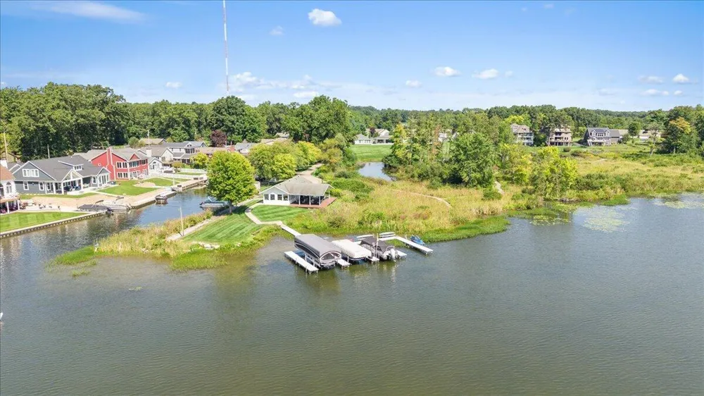 12355 Bayview Drive Wayland, MI 49348