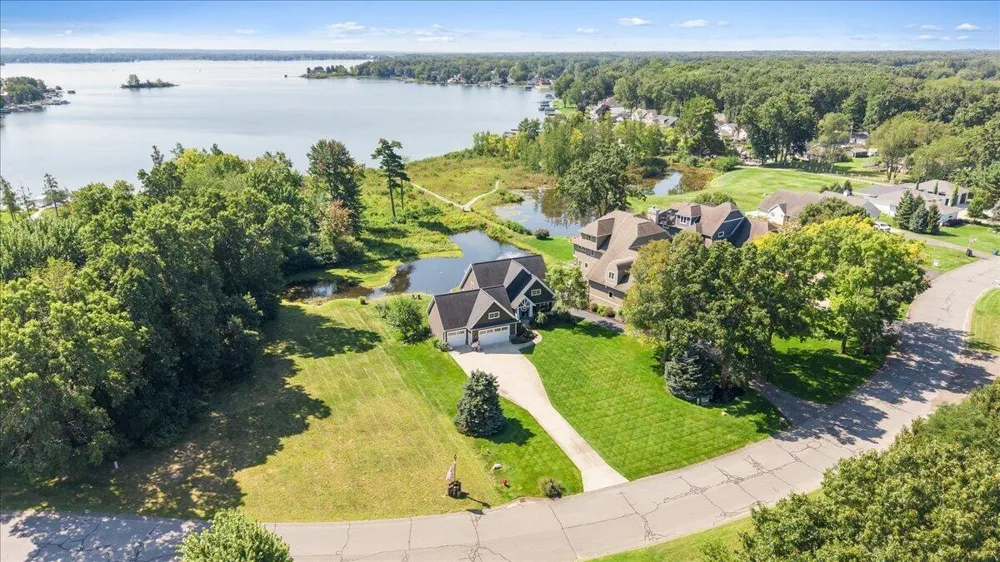 12355 Bayview Drive Wayland, MI 49348
