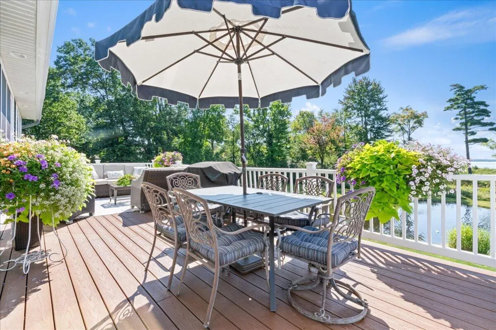 12355 Bayview Drive Wayland, MI 49348