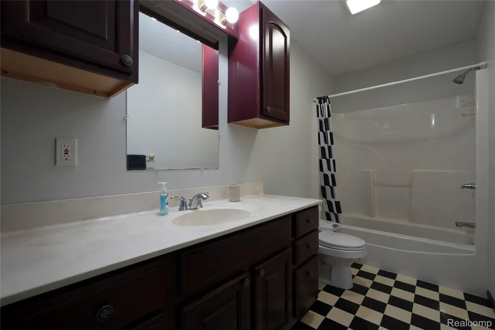 2392 Davis Road Au Gres Township, MI 48703