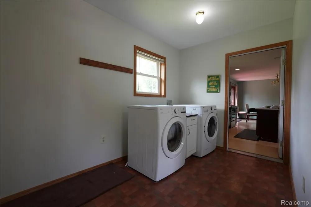 2392 Davis Road Au Gres Township, MI 48703